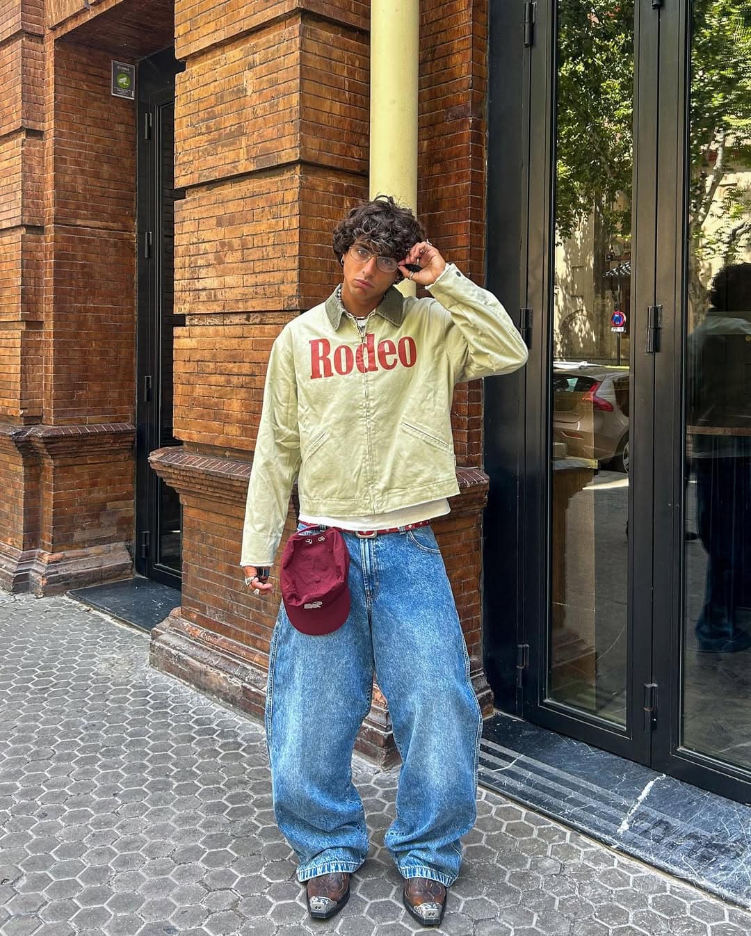 Man in baggy jeans and casual outfit